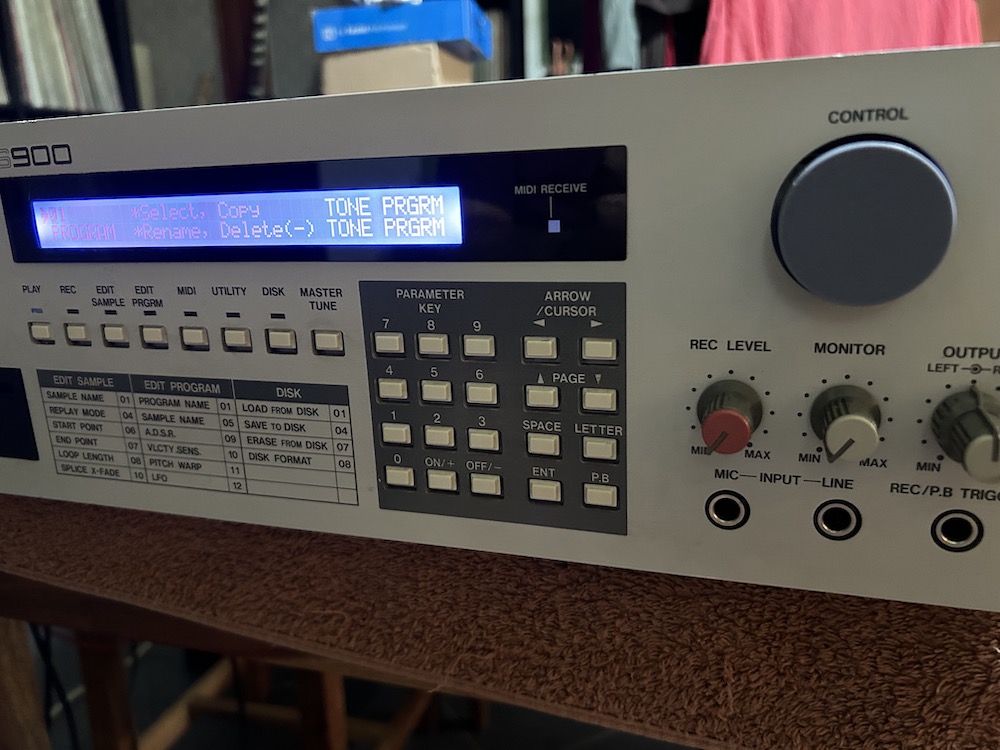 AKAI S900 SCREEN 14